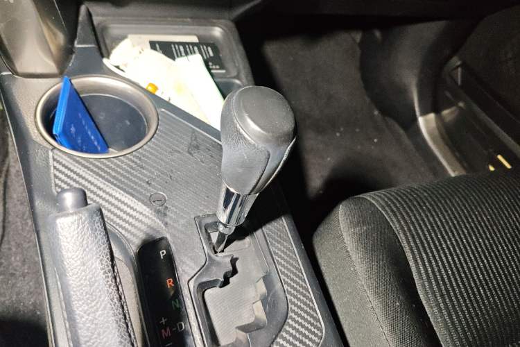 Used Toyota RAV4 2015 2.0L CVT Two-Wheel Drive Fashion Edition