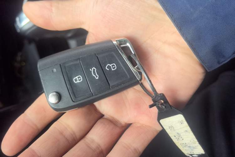 Used Volkswagen T-ROC 2019 280TSI DSG Two-Wheel Drive Comfort Version China VI Standard
