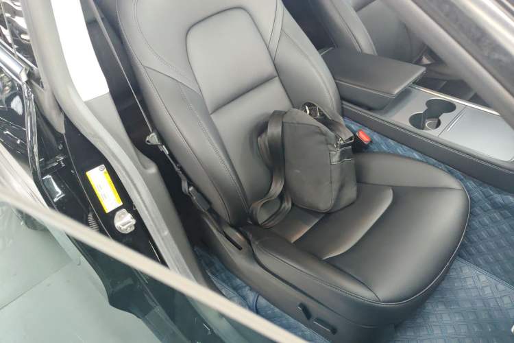 Used Tesla Model Y 2022 Rear-Wheel-Drive Version
