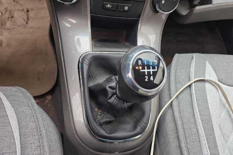 Used Chevrolet Cruze 2015 1.5L Classic SE MT