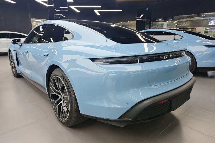 Used Porsche Taycan 2022-Year Updated Taycan