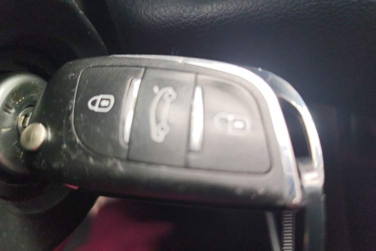 Used Ford Focus 2017 Sedan 1.6L Automatic Fashion Edition Smart Drive Version
