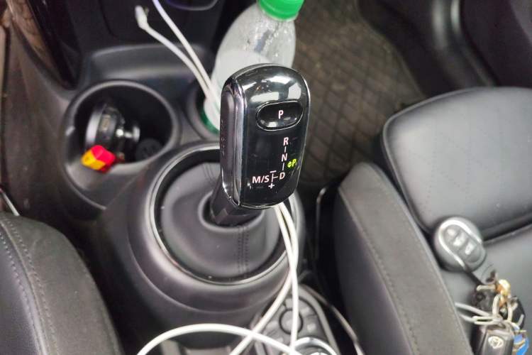 Used MINI MINI 2023 Updated 2.0T COOPER S Artist