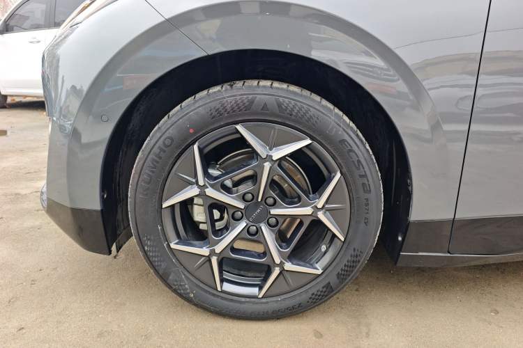 Used Lynk & Co Z20 2025 530 km Range Rear-Wheel Drive Pro
