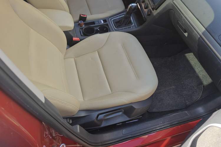 Used Volkswagen Golf 2016 1.6L Automatic Comfort Model
