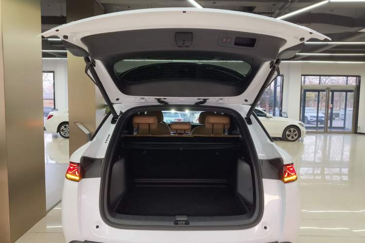 Used BYD Song L DM-i 2025 Intelligent Driving Version 160 km Beyond-Range Type
