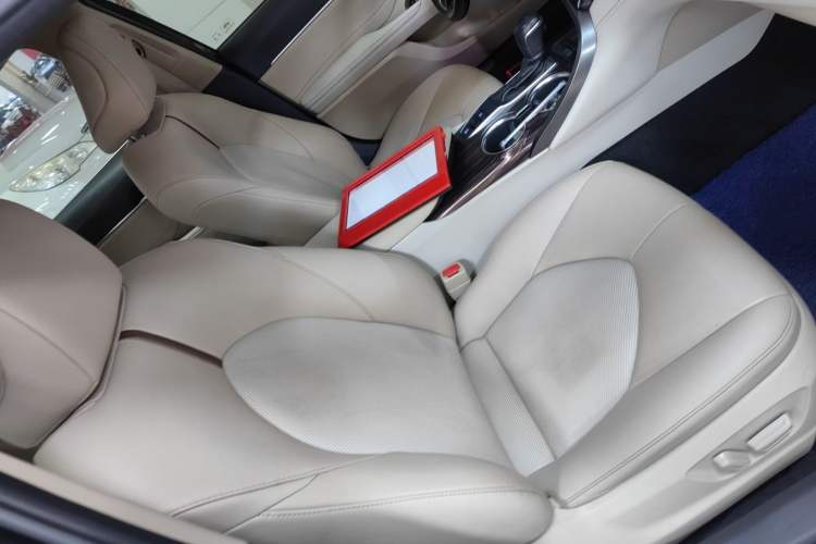 Used Toyota Camry 2019 2.0G Luxury Edition China VI Standard
