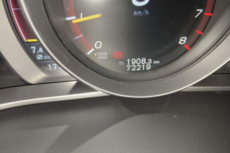 Used Volvo V40 2016 T3 Zhiyi Edition
