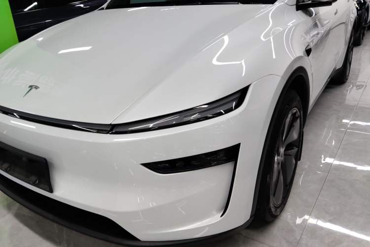 Used Tesla Model Y 2025 Long-Range All-Wheel-Drive Version