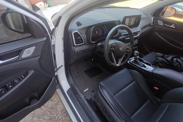 Used Hyundai Tucson 2019 280TGDi Dual-Clutch Two-Wheel Drive Fashion Edition China VI Standard
