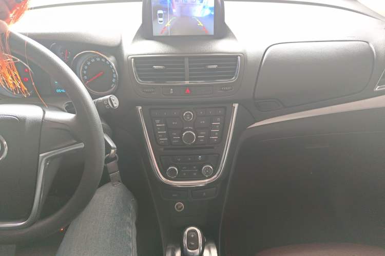 Used Buick Encore 2015 1.4T Automatic Two-Wheel Drive Urban Elite Version
