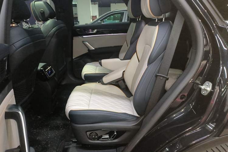 Used BYD Tang New Energy 2022 EV 635 km All-Wheel-Drive Flagship Model
