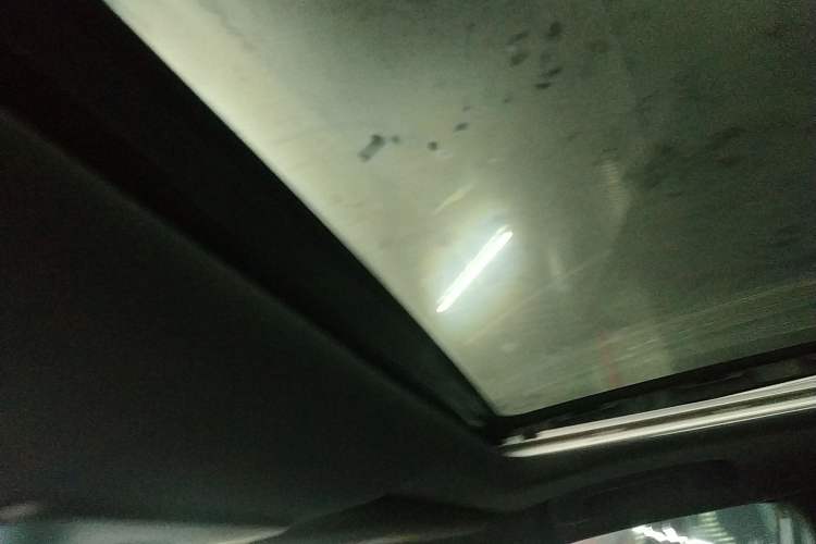 Used Toyota Avalon 2019 Dual-Engine 2.5L XLE Prestige Version China VI Standard
