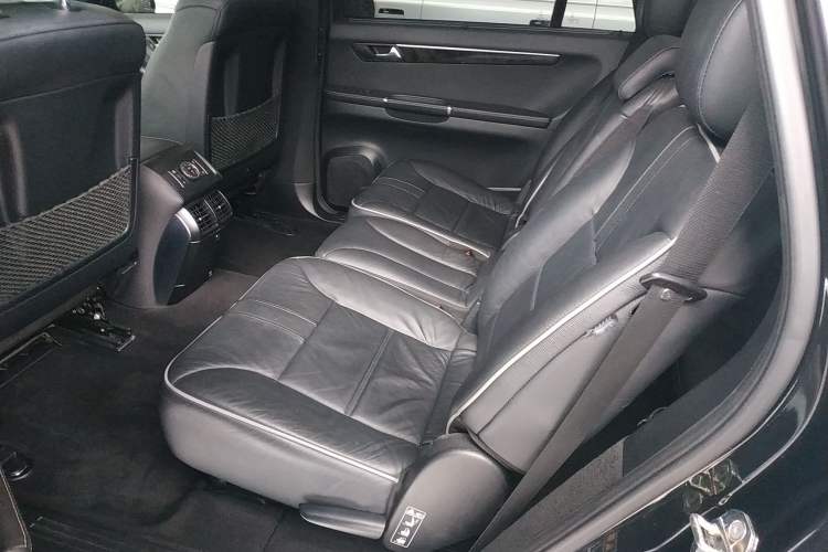 Used Mercedes-Benz R-Class 2017 R 320 4MATIC Business Edition Prestige Model
