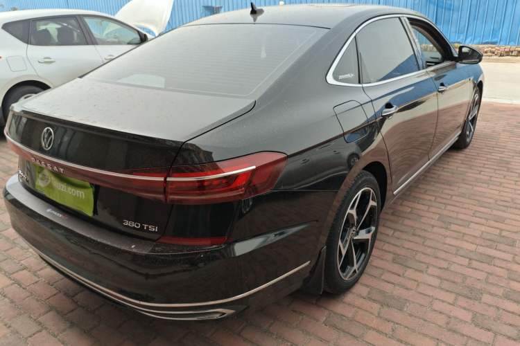 Used Volkswagen Passat 2024 380TSI Starry Luxury Edition
