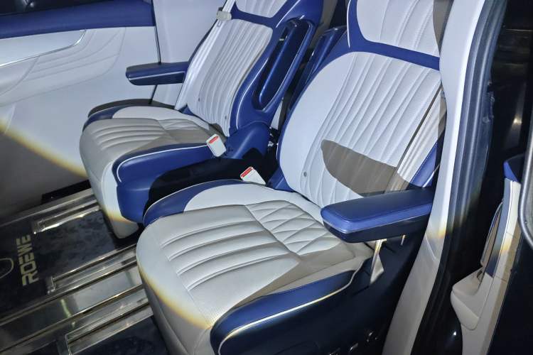 Used Roewe iMAX8 2021 400TGI Supreme Series Ultimate Edition
