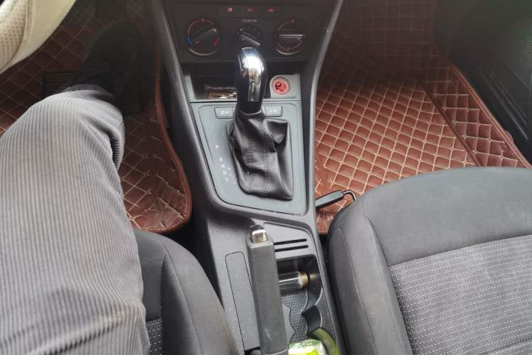 Used Volkswagen Lavida 2015 1.6L Automatic Fashion Edition
