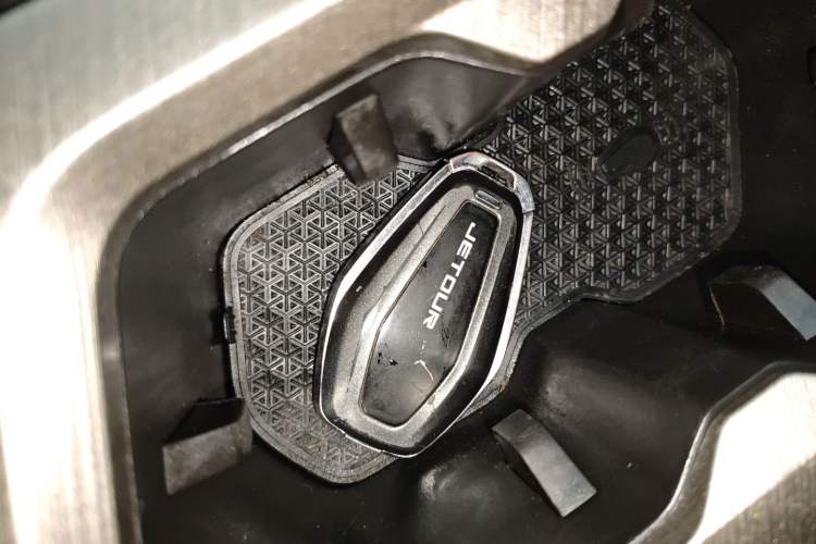 Used JETOUR X70 2023 1.5T DCT Beyond PRO Edition 7 Seats
