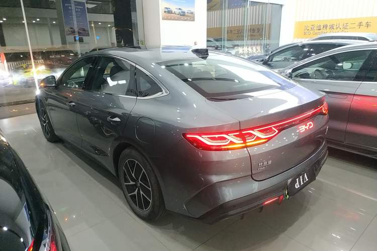 Used BYD Qin L 2025 DM-i Smart Drive 120KM Leading Model