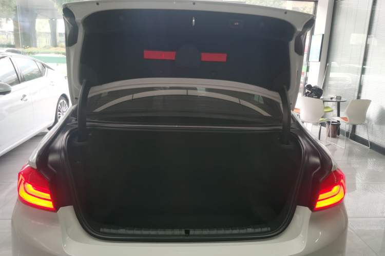 Used BMW 5 Series 2019 530Li Leading Model M Sport Package
