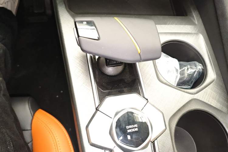 Used Changan UNI-V 2025 1.5T 500Bar Prestige Sporty Version