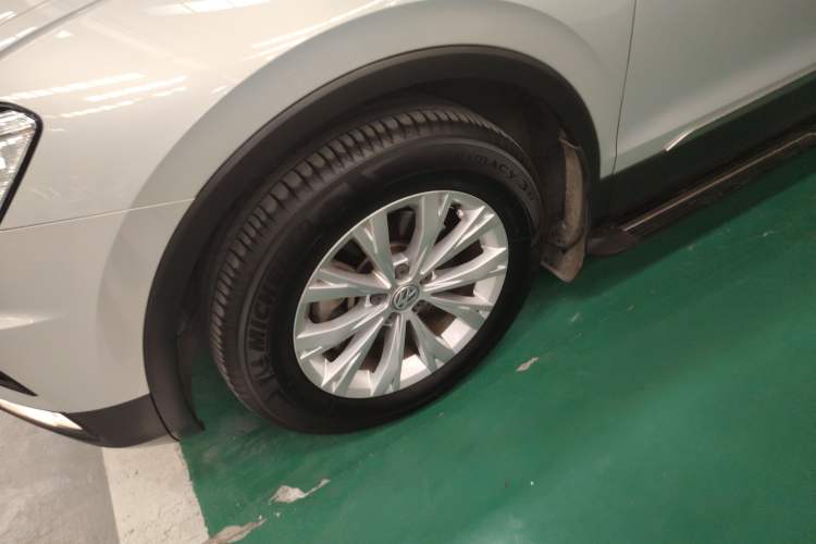 Used Volkswagen Tiguan L 2017 330TSI Automatic Two-Wheel Drive Luxury Edition
