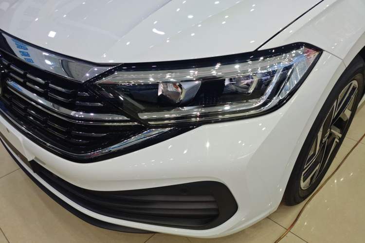 Used Volkswagen Sagitar 2025 Revised Version Three 300TSI DSG Excellence Edition