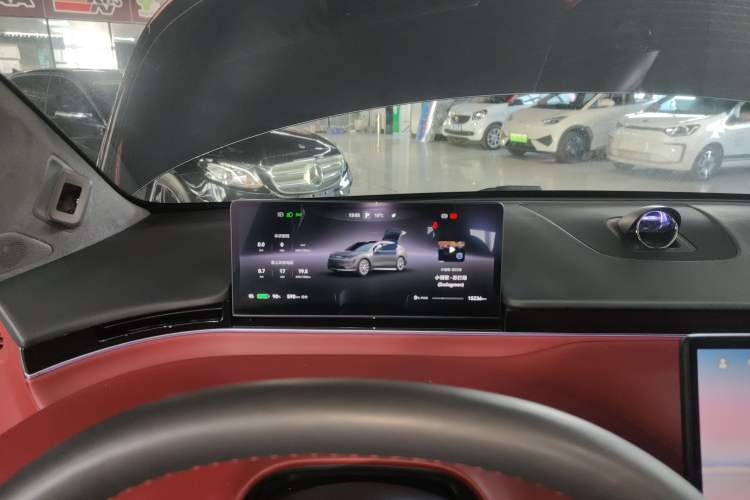 Used Hima Luxeed R7 2024 All-Electric 802 km Max
