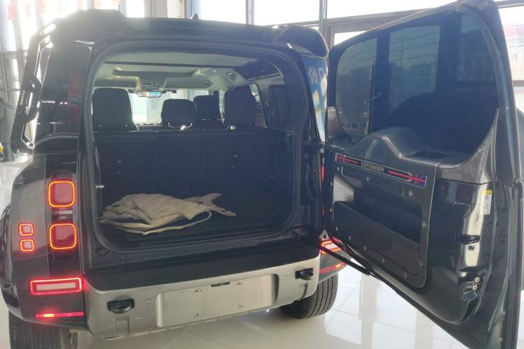 Used Land Rover Defender 2023 Facelift 110 3.0T P400 X-DYNAMIC HSE