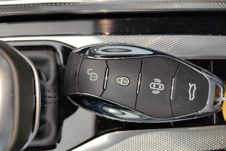 Used Hongqi H5 2024 1.5T DCT Smart Connect Flagship Edition
