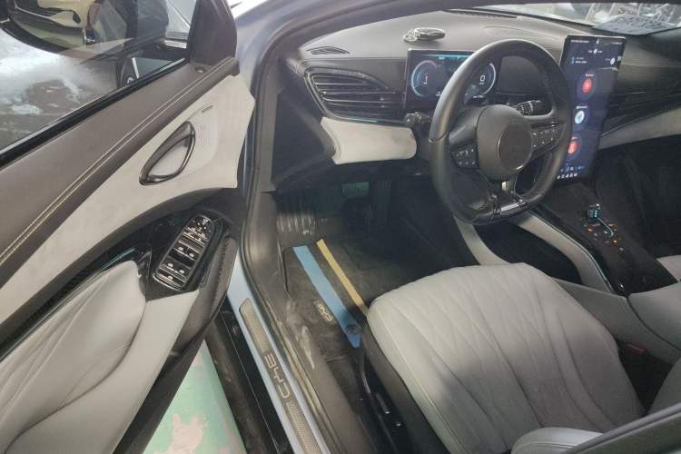 Used BYD Seal 2022 550 km Standard Range Rear-Wheel Drive Prestige Version
