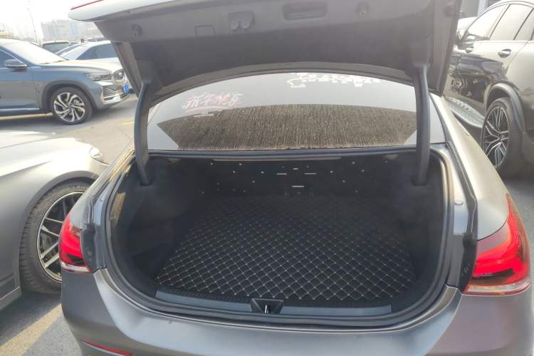 Used Mercedes-Benz A-AMG 2021 AMG A 35 L 4MATIC Midnight Special Edition
