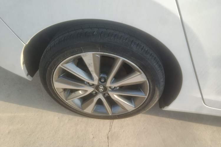 Used Hyundai Elantra 2015 1.6L Automatic Leading Model