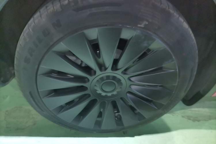 Used Tesla Model Y 2023 Rear-Wheel-Drive Version