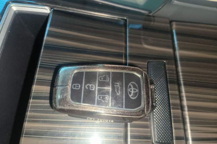 Used Toyota Granvia 2024 2.5L Hybrid Prestige ULTRA Edition