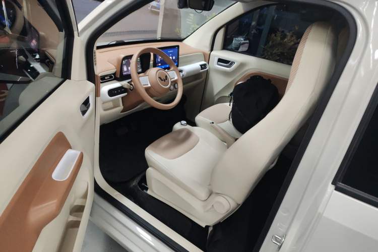 Used Wuling Hongguang MINIEV 2024 3rd Generation 215km Youth Edition