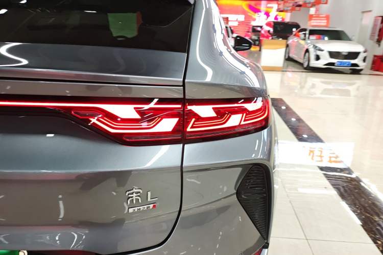 Used BYD Song L EV 2025 Intelligent Driving Version 662 km LiDAR Excellence Edition
