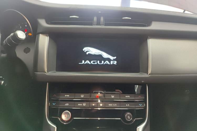 Used Jaguar XFL 2019 XFL 2.0T 200PS Two-Wheel-Drive Luxury Edition
