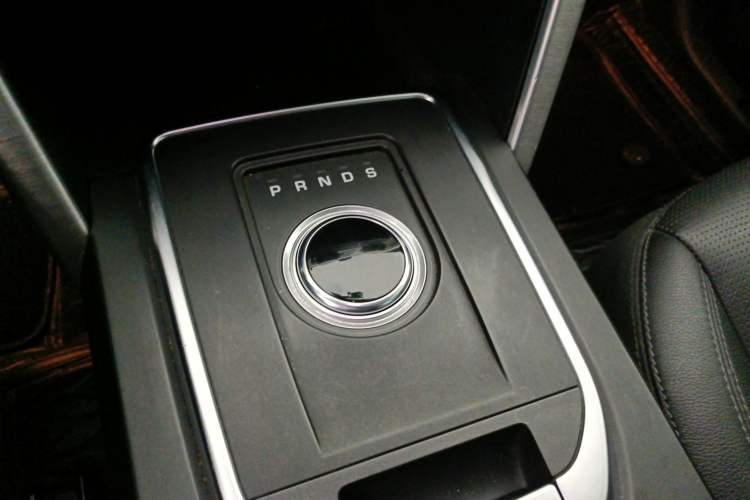 Used Land Rover Discovery Sport 2019 240 PS SE Version China VI Standard
