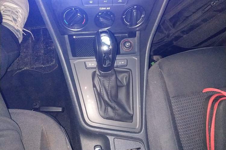 Used Volkswagen Lavida 2017 1.6L Automatic Fashion Edition
