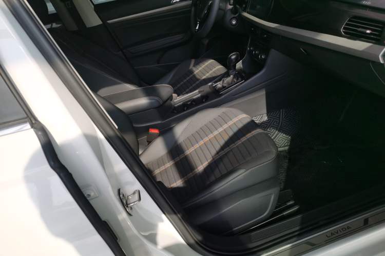 Used Volkswagen Lavida 2022 280TSI DSG Comfort Edition
