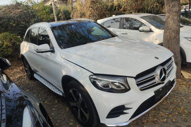 Used Mercedes-Benz GLC 2018 Facelift GLC 260 4MATIC Luxury Edition
