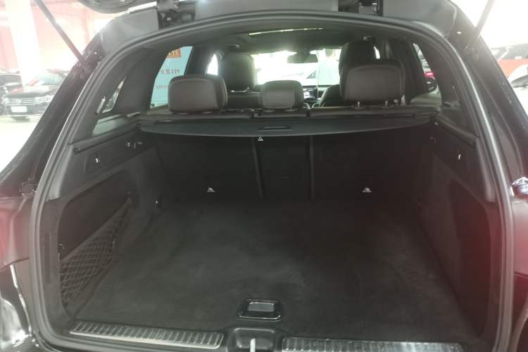 Used Mercedes-Benz GLC 2018 GLC 260 4MATIC Dynamic Edition
