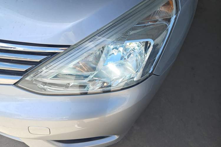 Used Nissan Livina 2015 1.6XE Manual Comfort Edition
