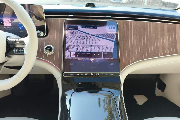 Used Mercedes-Benz EQE 2025 500 4MATIC Luxury Edition
