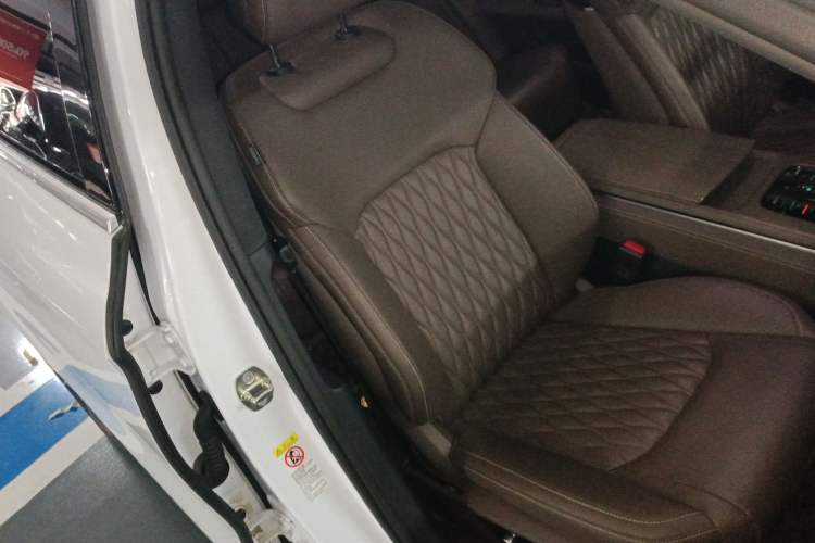 Used BYD Han 2023 EV Champion Edition 605KM Front-Drive Premium Model
