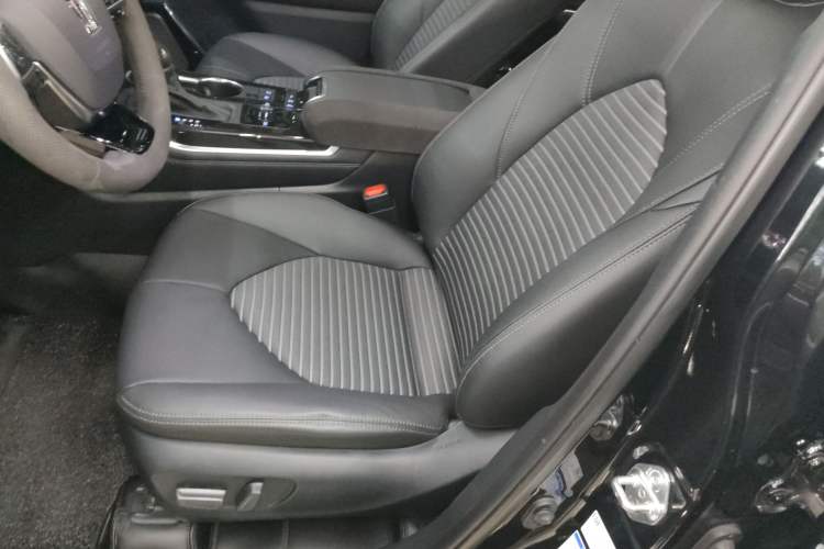 Used Toyota Crown Land Cruiser 2021 2.5L HEV Four-Wheel Drive Premium Edition
