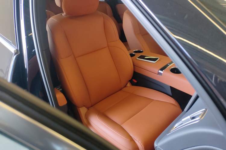 Used Li Auto L8 2025 Ultra Smart Refreshed Edition
