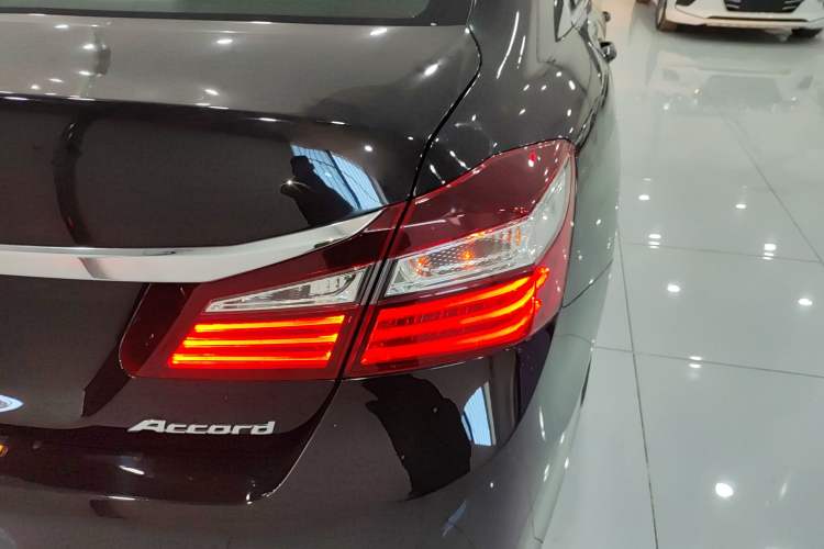 Used Honda Accord 2016 2.0L Luxury Edition
