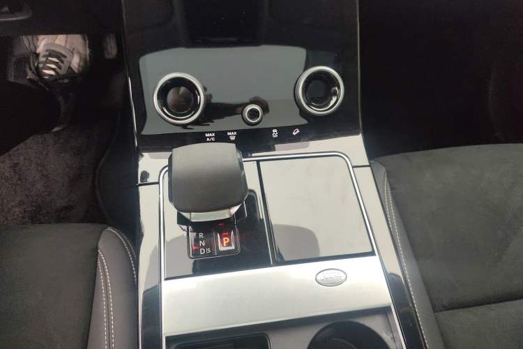 Used Land Rover Range Rover Velar 2022 250 PS
